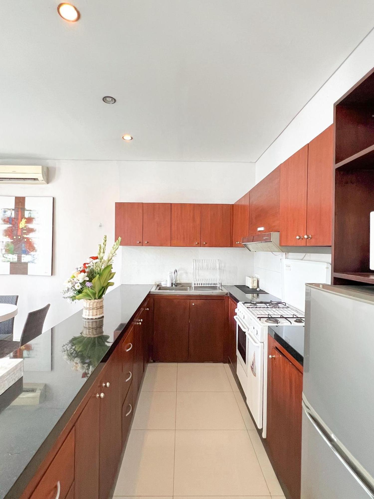 Apple Villas & Apartments Kerobokan Buitenkant foto